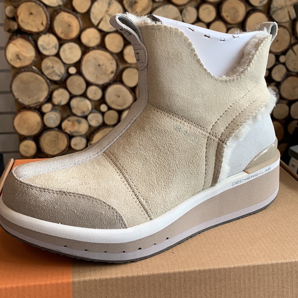 NWT Deckers X Lab ladies boot